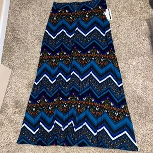 Mirror Image. Lady’s skirt 17 inches waist 41 inches long. XL Teal. NWT